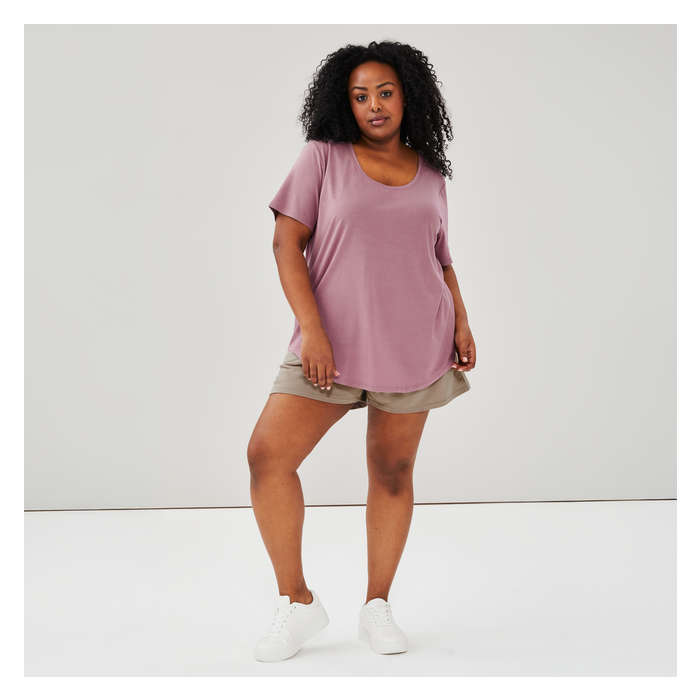 Women+ Active Scoop Neck T-Shirt